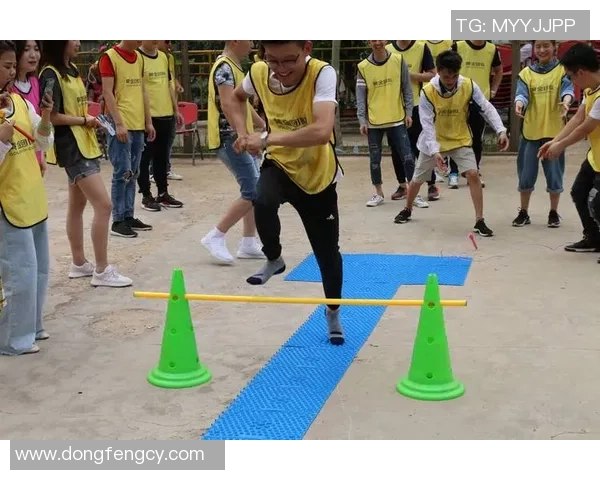 在指压板上踢足球体验极限乐趣与挑战的全新玩法